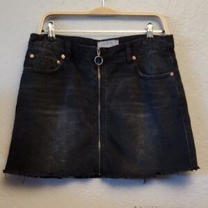 WE THE FREE Black Zippered Distressed Frayed Denim Skirt 30